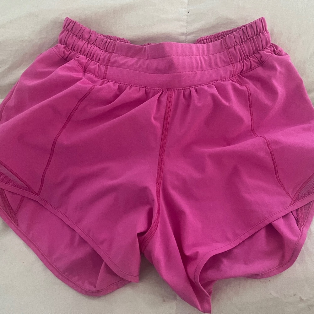 Lululemon Hotty Hot Shorts 4” Size 2